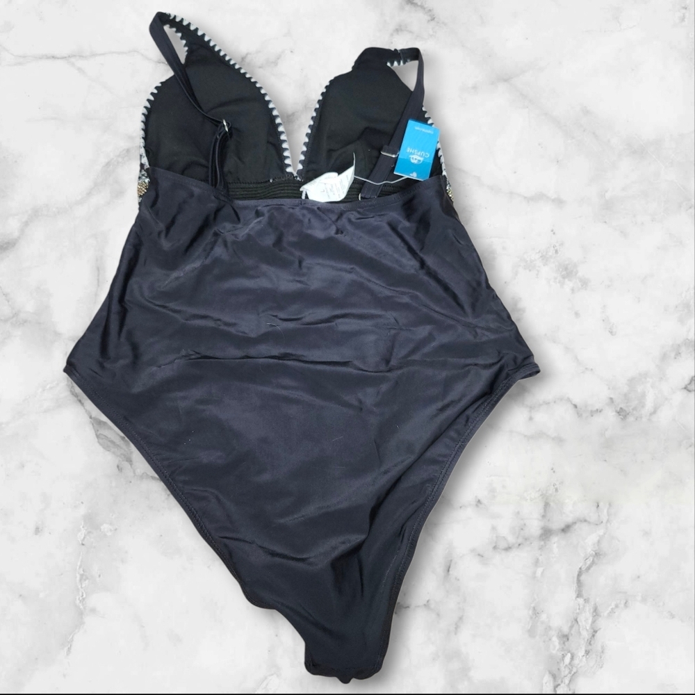 Cupshe One Piece Swimsuit - Picture 2 of 4